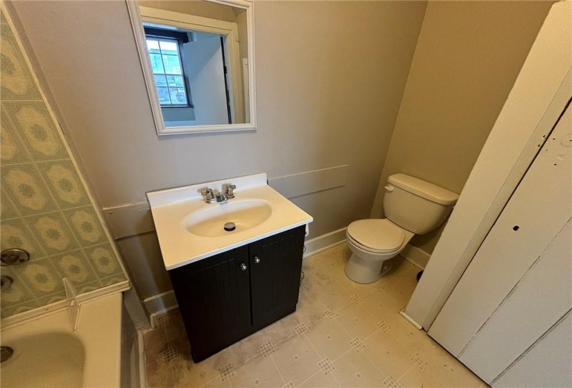 Bathroom of 2bed at 197 Argyle.