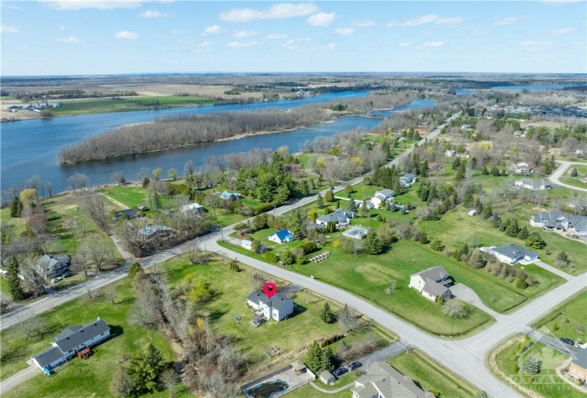 Enjoy easy access to outdoor activities, such as boating and fishing on the nearby Rideau River.