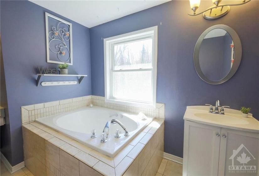 Soaker tub in the ensuite is your oasis after a long day