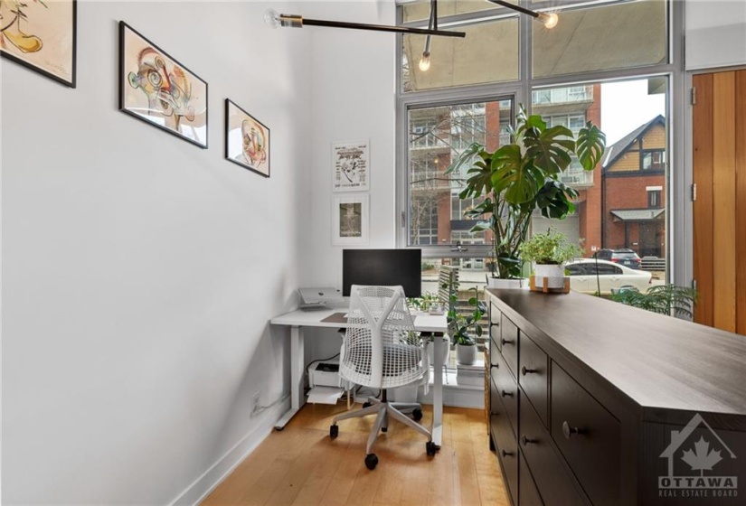 Current owner uses this space as the office/den but could easily be reversed.