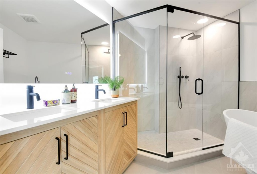 master ensuite