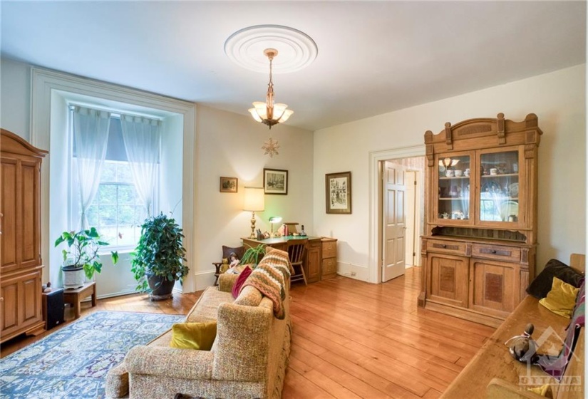 Large sitting room