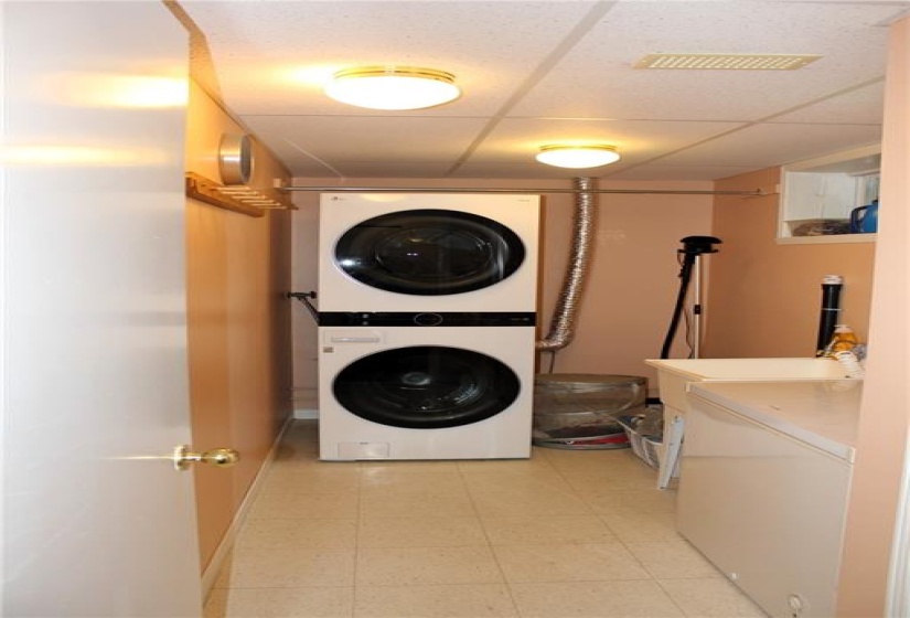 Basement laundry room