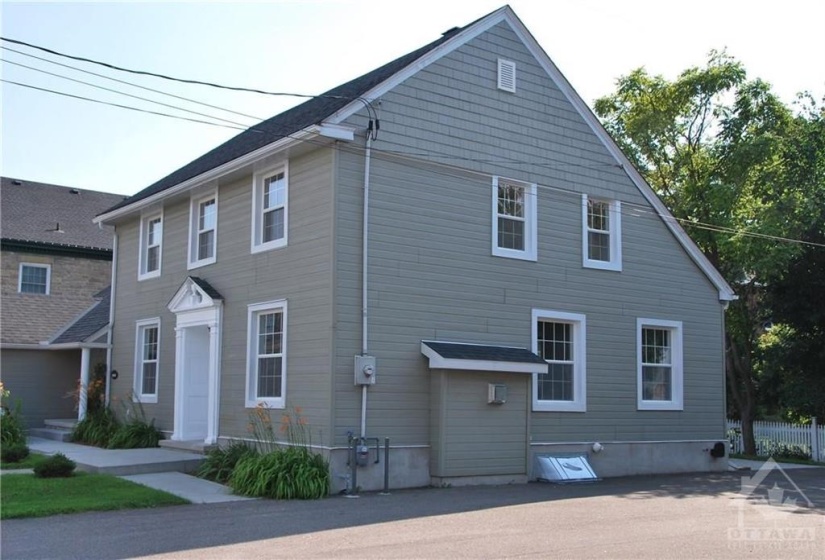 Charming 2 story steps from downtown Arnprior