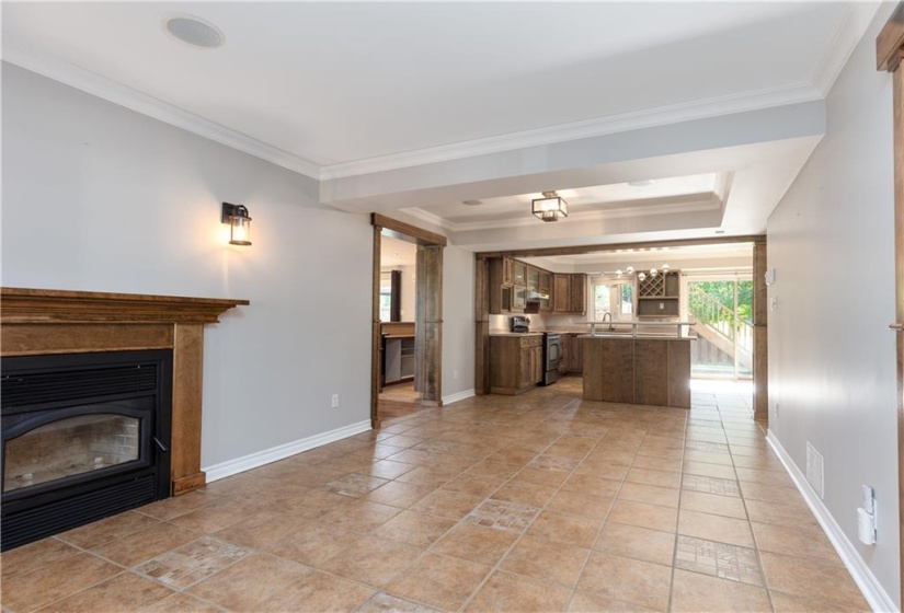 Dining room Fireplace