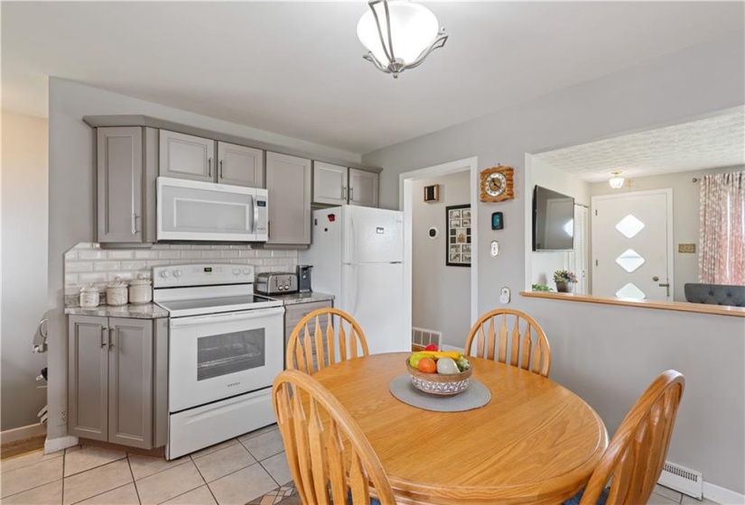 Kitchen eating area