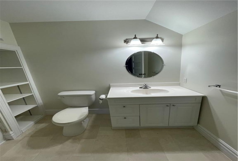 2nd level bathroom