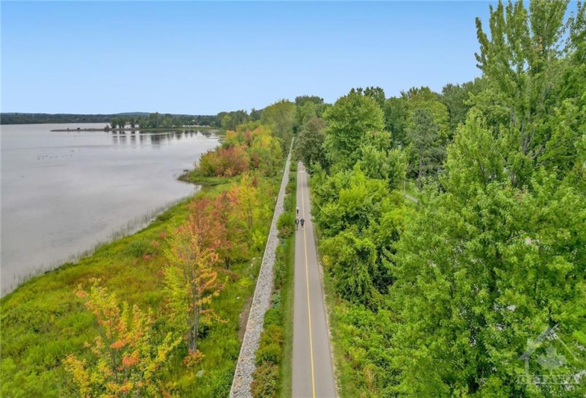 Imagine waking up each day to beautiful natural walking and biking trails along the mighty Ottawa river connecting you to a plethora of trails throughout the City...life can't get much better than this!