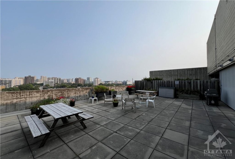 Rooftop terrace with BBQ's