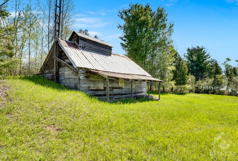 Machinery shed