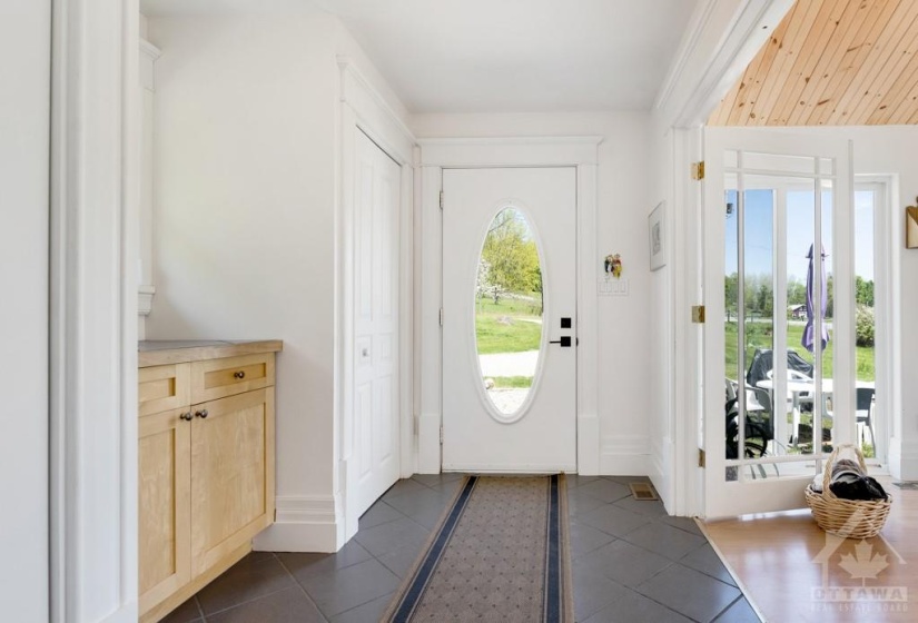 Large foyer with two closets