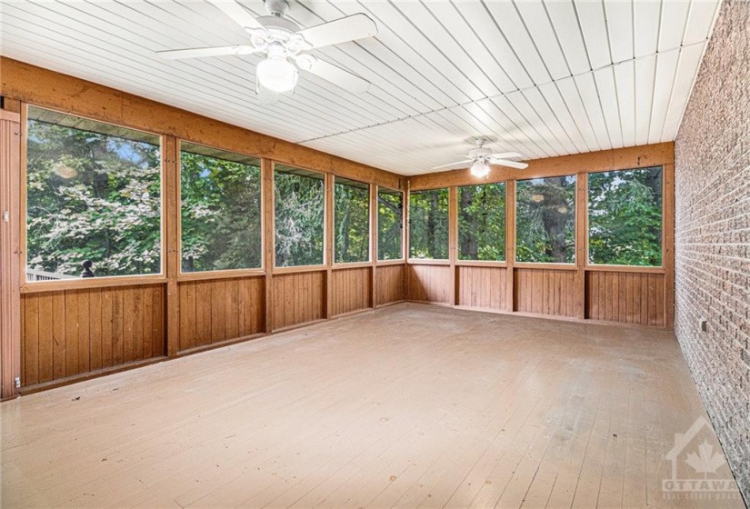 Fabulous screened in, three season sun porch