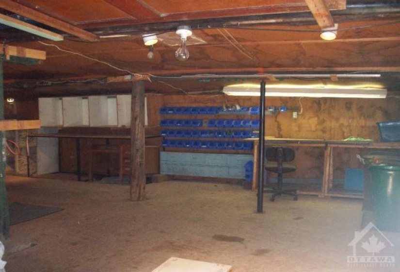 Storage/Workshop