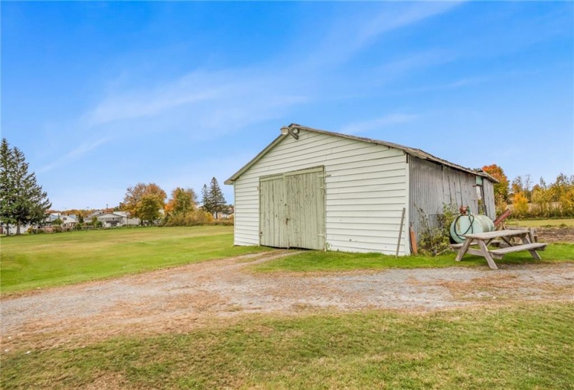 Storage barn