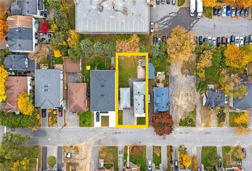 Incredible investment opportunity for renovation or redevelopment with R4UA zoning.