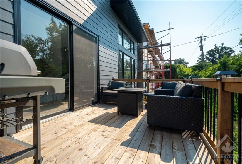 Backyard Deck w/greenspace below