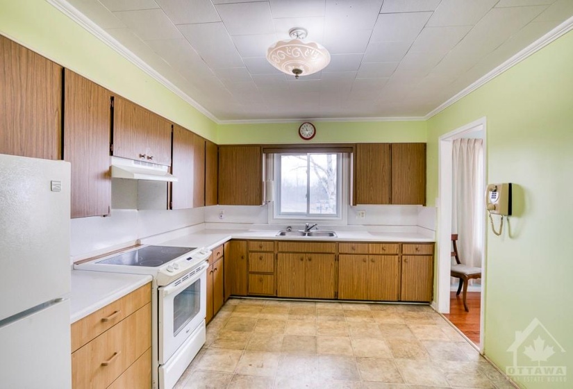 Kitchen - looking from hallway