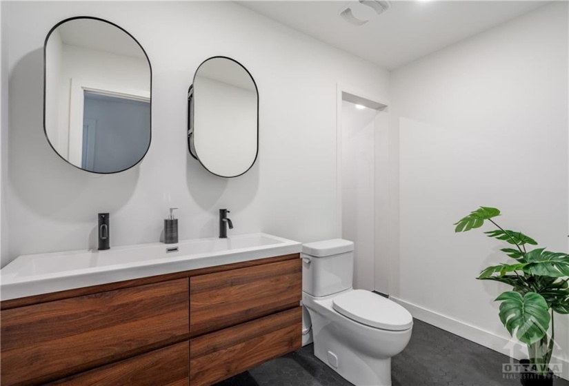 Luxury En-Suite Bathroom off Primary Bedroom with Separate Modern Walk-In Shower!