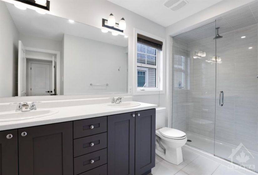 Ensuite with double sinks